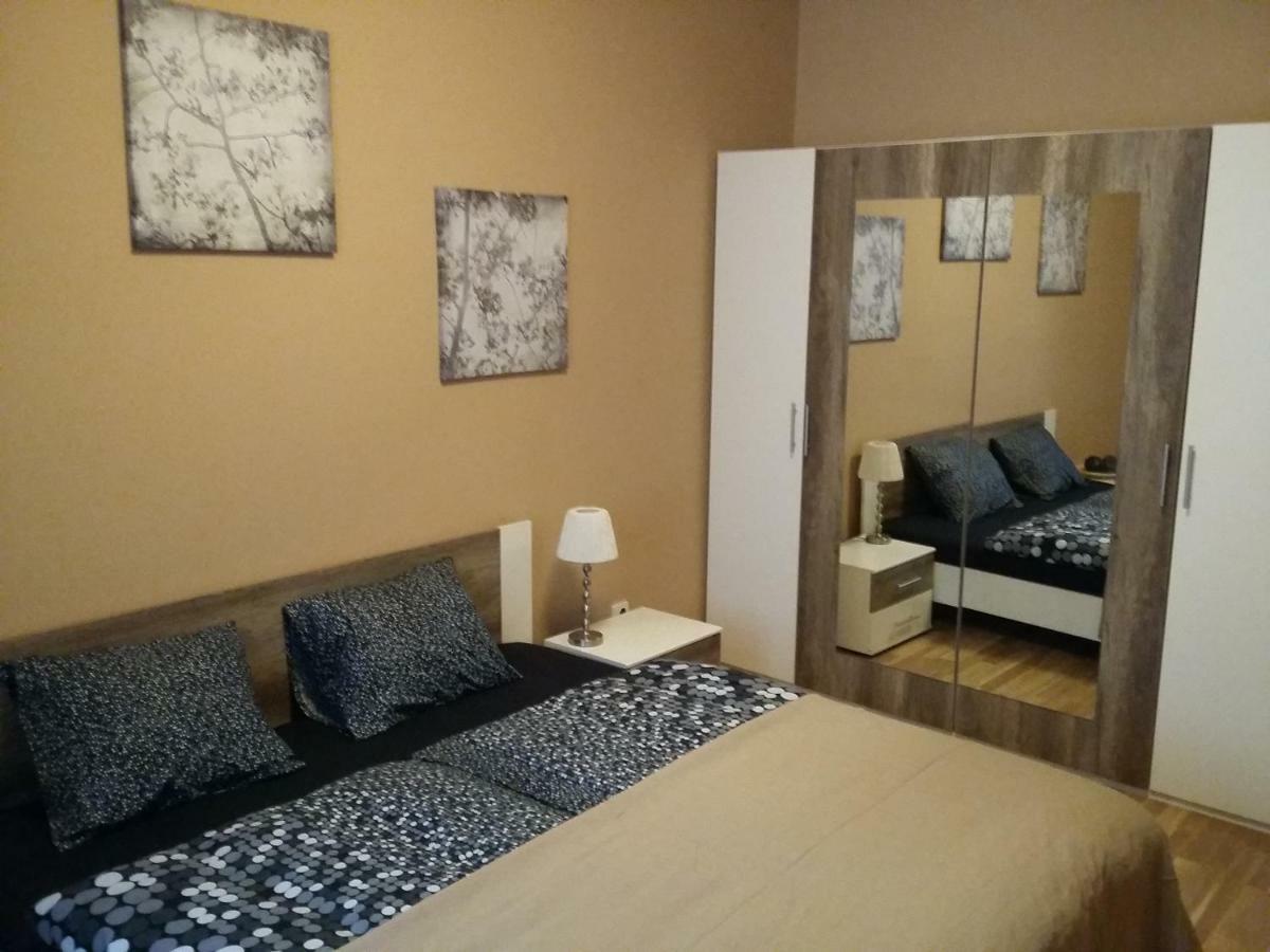 Angel Apartment Nr 4 Near To The Center Прага Екстериор снимка
