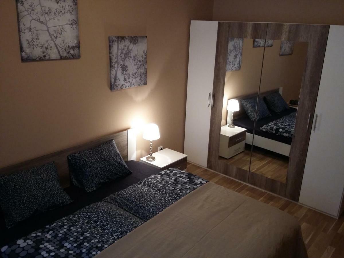 Angel Apartment Nr 4 Near To The Center Прага Екстериор снимка